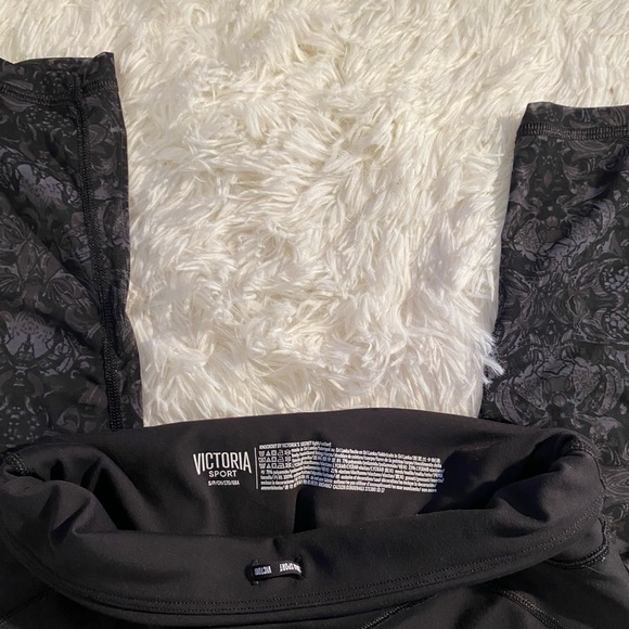 Victoria’s Secret Black Knockout High rise Leggings - Picture 2 of 7